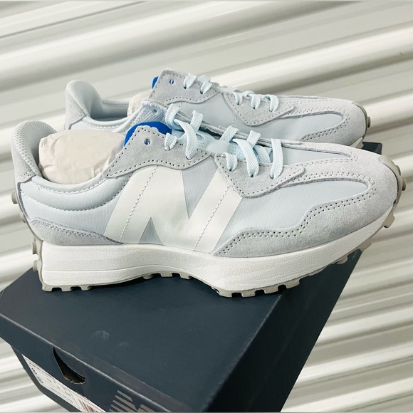 New Balance 327 Casual Women's Sneakers Shoes various sizes Light Sky Blue - Picture 2 of 15